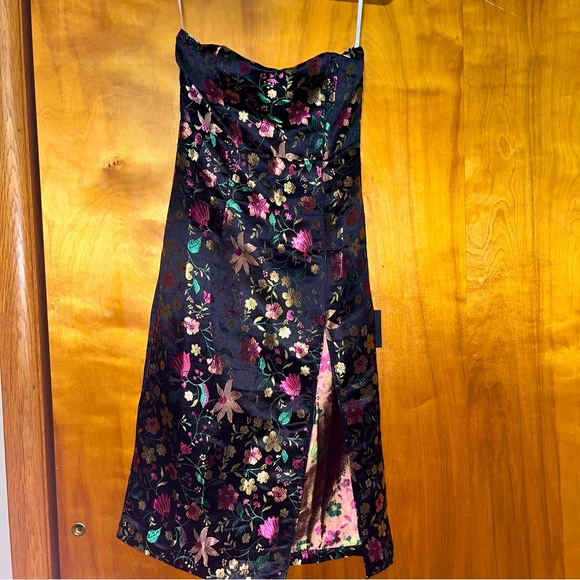 Lulus Make a Move Black Satin Floral Jacquard Strapless Midi Dress - Picture 4 of 8